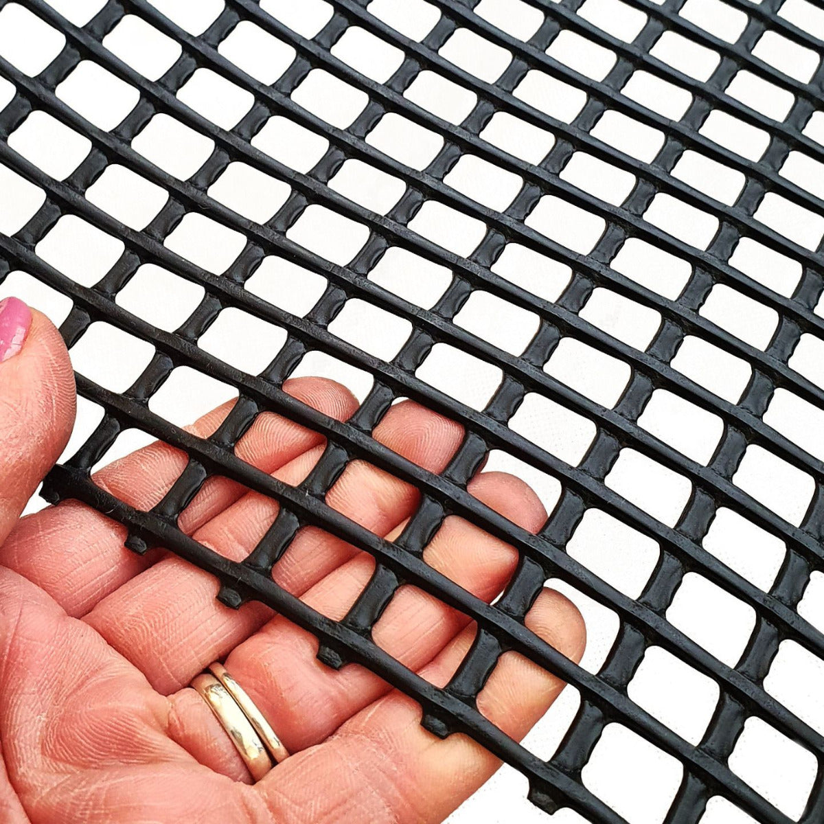 Heavy Duty Extruded Windbreak Fence - 13mm Square Mesh Black